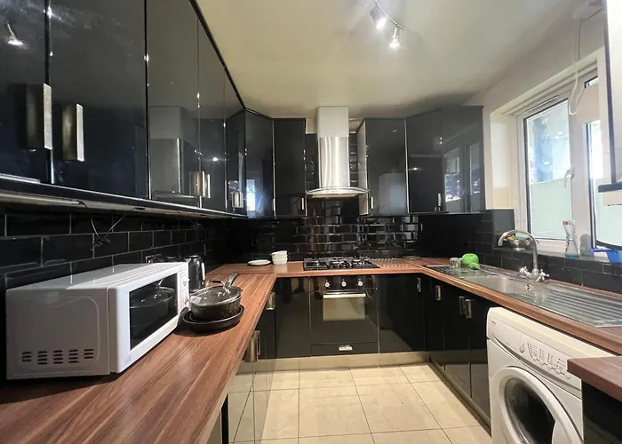 3 Bedroom Apartment Prime Central London Edgware Road, Paddington W2