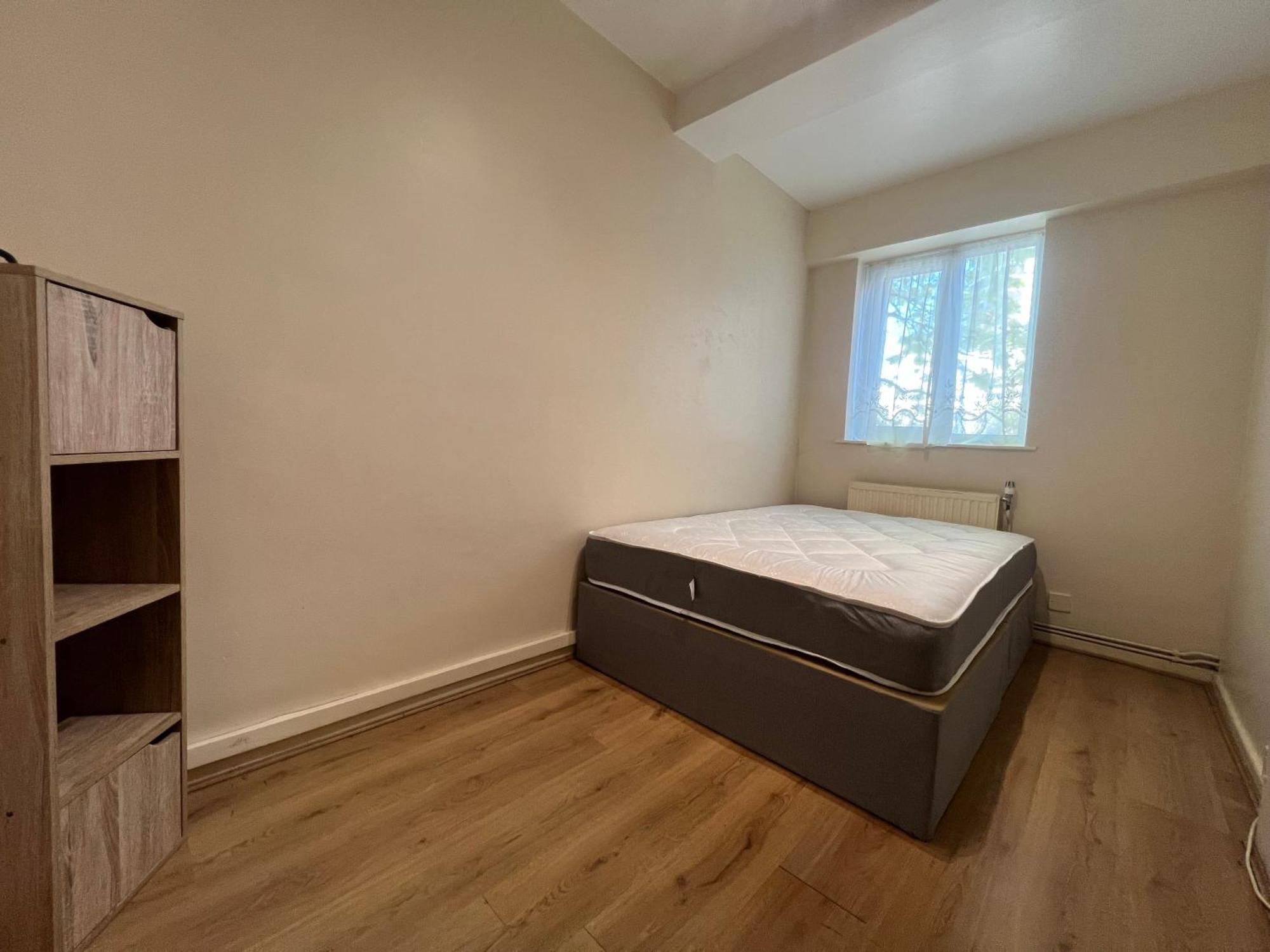 Apartment 3 Bedroom Prime Edgware Road, Paddington W2
